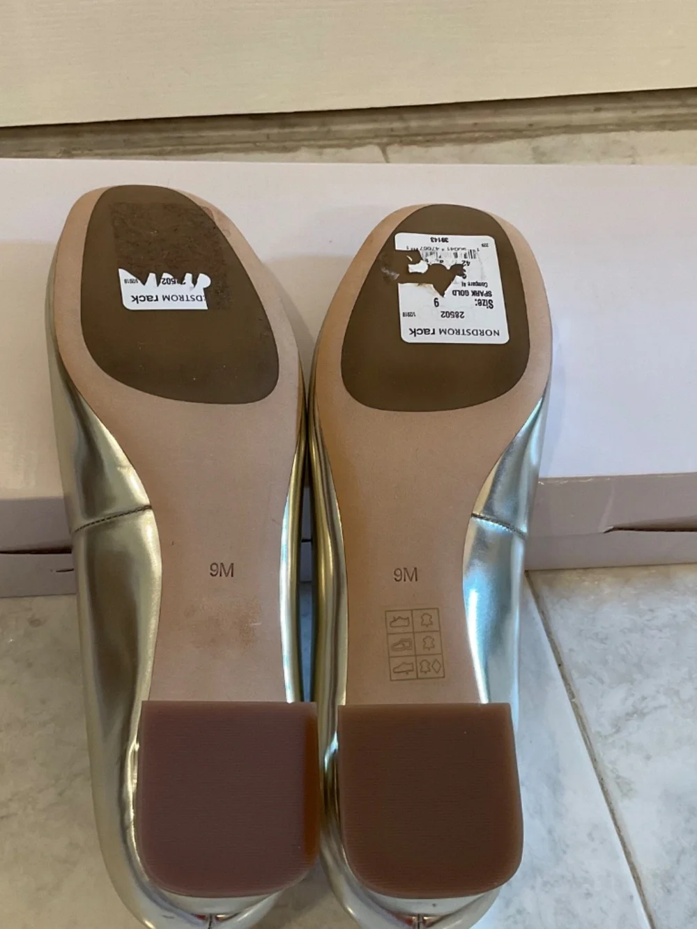 Tory Burch Gold Metallic Leather Slip on T Shoes Size 9M ~NEW - Picture 7 of 8